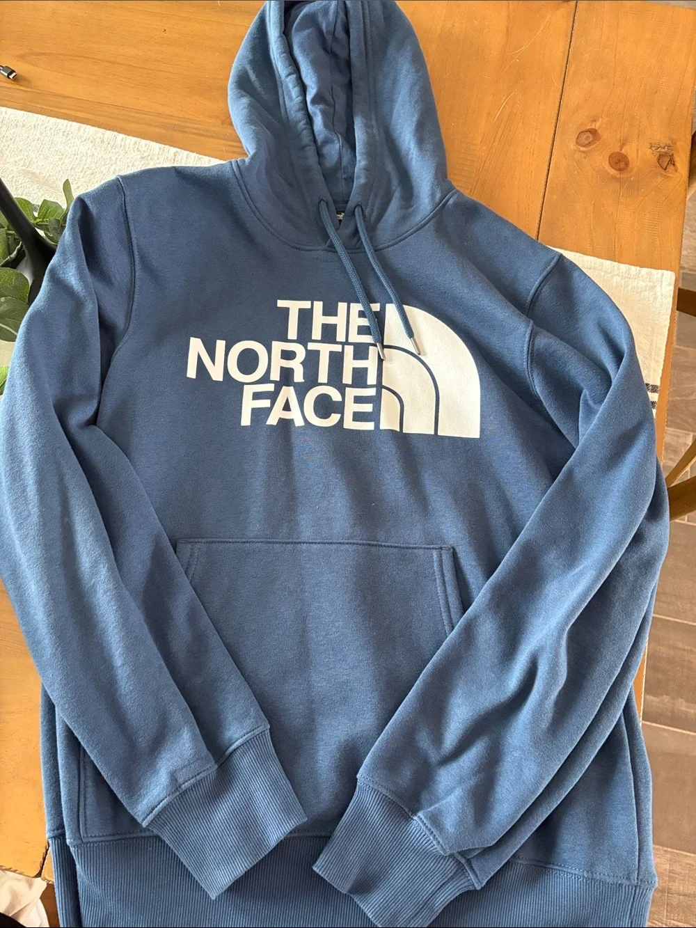 The North Face Men's Slate Blue Logo Pullover Hoodie